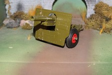 Large lead toy diecast US WW2 FIELD GUN in green made in Japan repaired