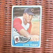 Topps 1974 Luis Tiant #129 Cleveland Indians Base Set Baseball Card