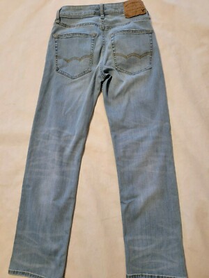 American eagle men jean size tag26x28 actual 26x27extreme flex relaxed straight.