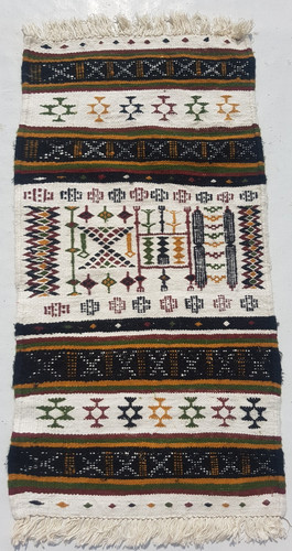 Vintage Traditional Handcrafted Moroccan Kilim Rug for Home Décor 92x48 cm