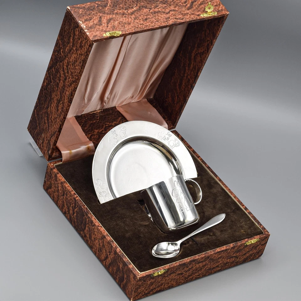 Antiguo EPNS Inglaterra Plateado Conejo Plato, Cuchara y Taza Juego de 3 Piezas + Estuche Foto 3 de 4