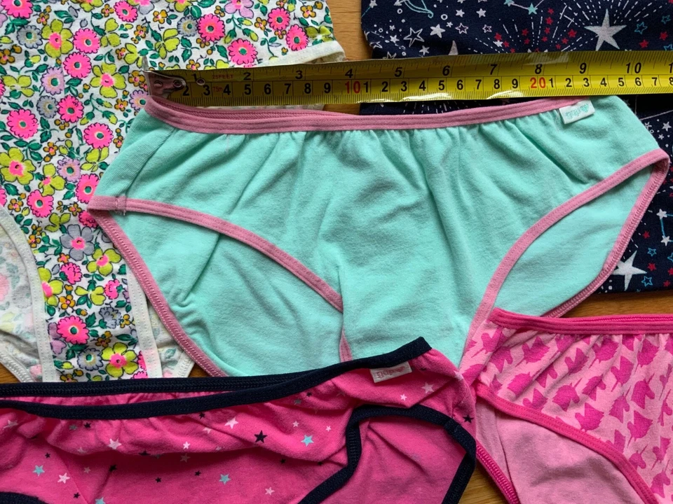 Lot of 9 GIRLS’ GAP BRIEFS -3 Large 6 X Large-Brand New NEVER USED Never washed - Image 4 of 4