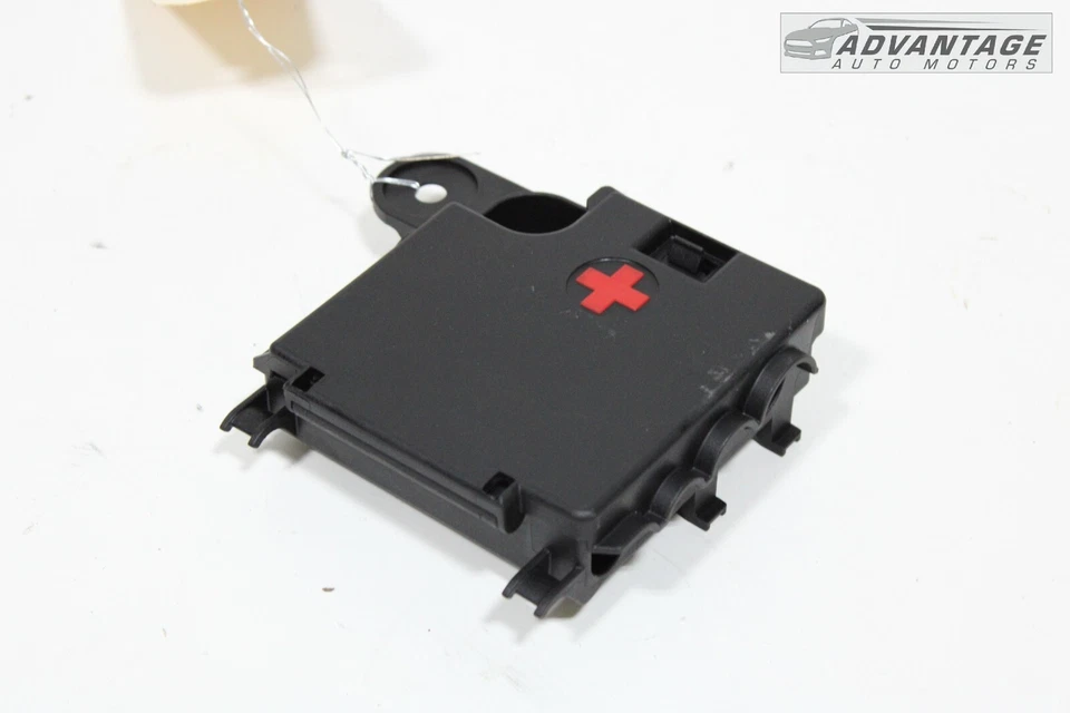 AUDI Q5 QUATTRO 2013-2017 2,0 L RELÉ DE FUSIBLES VOLTAG DISTRIBUCIÓN BLOQUE DE CONEXIONES OEM Foto 2 de 4