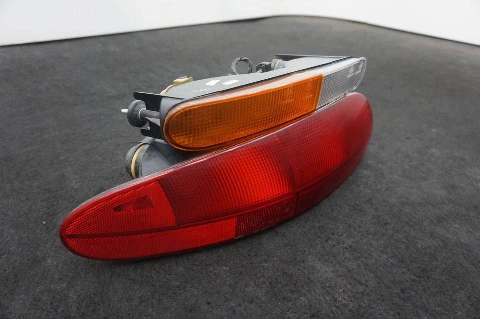 Luz trasera izquierda intermitente luz trasera 4848421 Dodge Viper RT10 SR2 1996-02 Foto 2 de 4