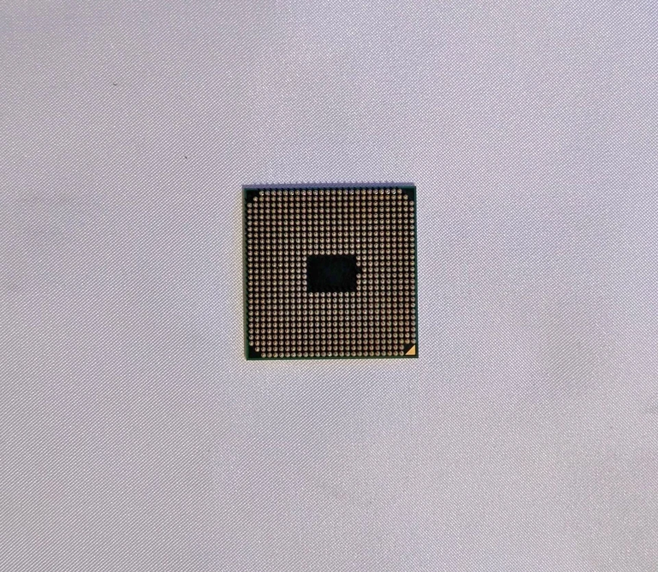 CPU AMD AMD A4-3300M socket FS1 2.50 GHz 2 CORES TDP 35W LLANO DDR3 LAPTOP - Immagine 2 di 2