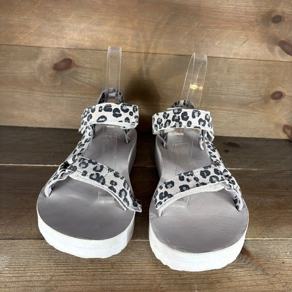 sandálias plataforma teva midform universal feminino tamanho 8 sapatos estampa de leopardo branco - Imagem 4 de 4