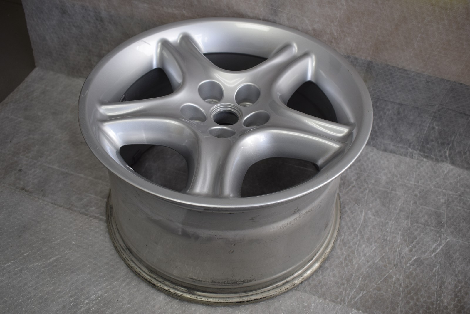 FERRARI 456 GT 17" 10JX17 REAR WHEEL RIM FACTORY OEM