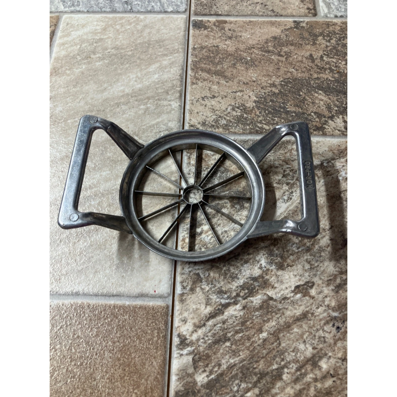 Norpro Heavy Duty Apple Slicer Corer 12 Wedge Cast Aluminum Stainless Steel