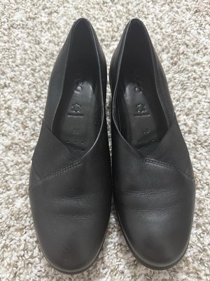 Women s Ecco Black Leather Size 38