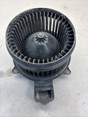 MAHLE 17336 0312  BLOWER MOTOR  AC/ HEATER FAN W205 7009 00