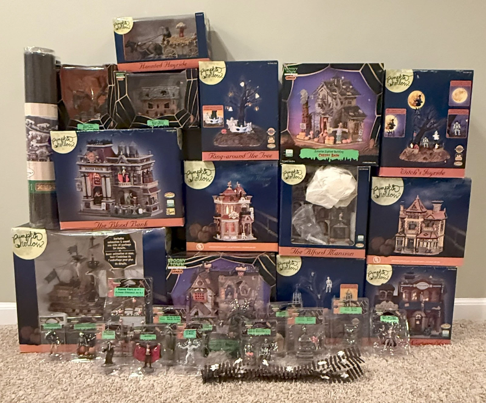 Pumpkin Hollow & Spooky Town Halloween Village & Figurines - Vintage,Retired