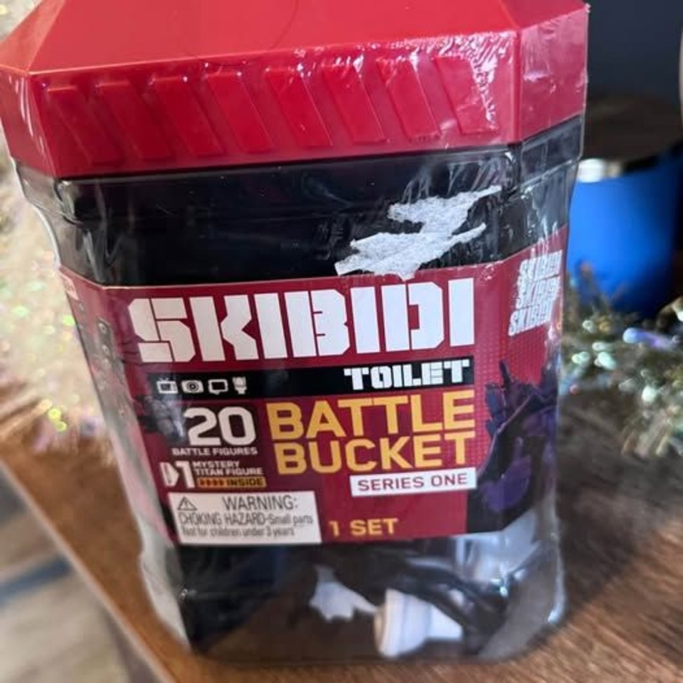 Aazon.co: SKIBIDI Toilet Deluxe 6 Inch Figure, Collector Pack Of 4 - View #9