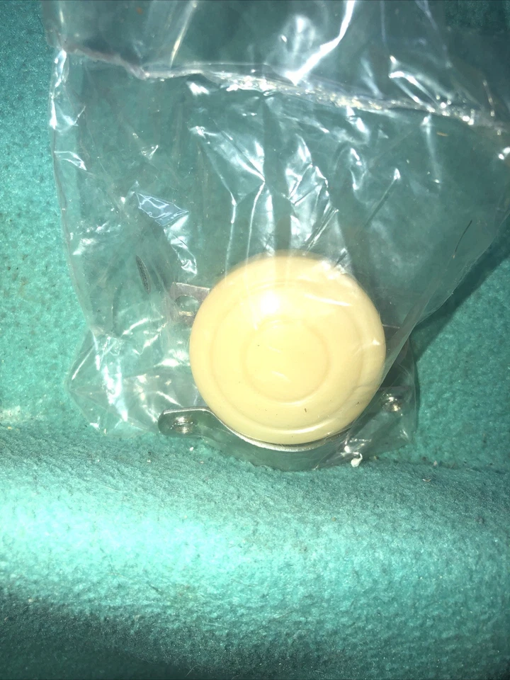 STANDARD PLUS Nib Horn Button Large Ivory Button Column Mount - Image 2 of 4