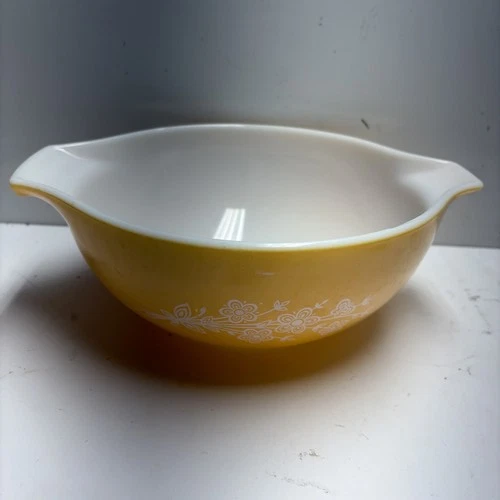 VTG Pyrex #443 Butterfly Gold Cinderella Mixing Bowl 2 1/2 QT