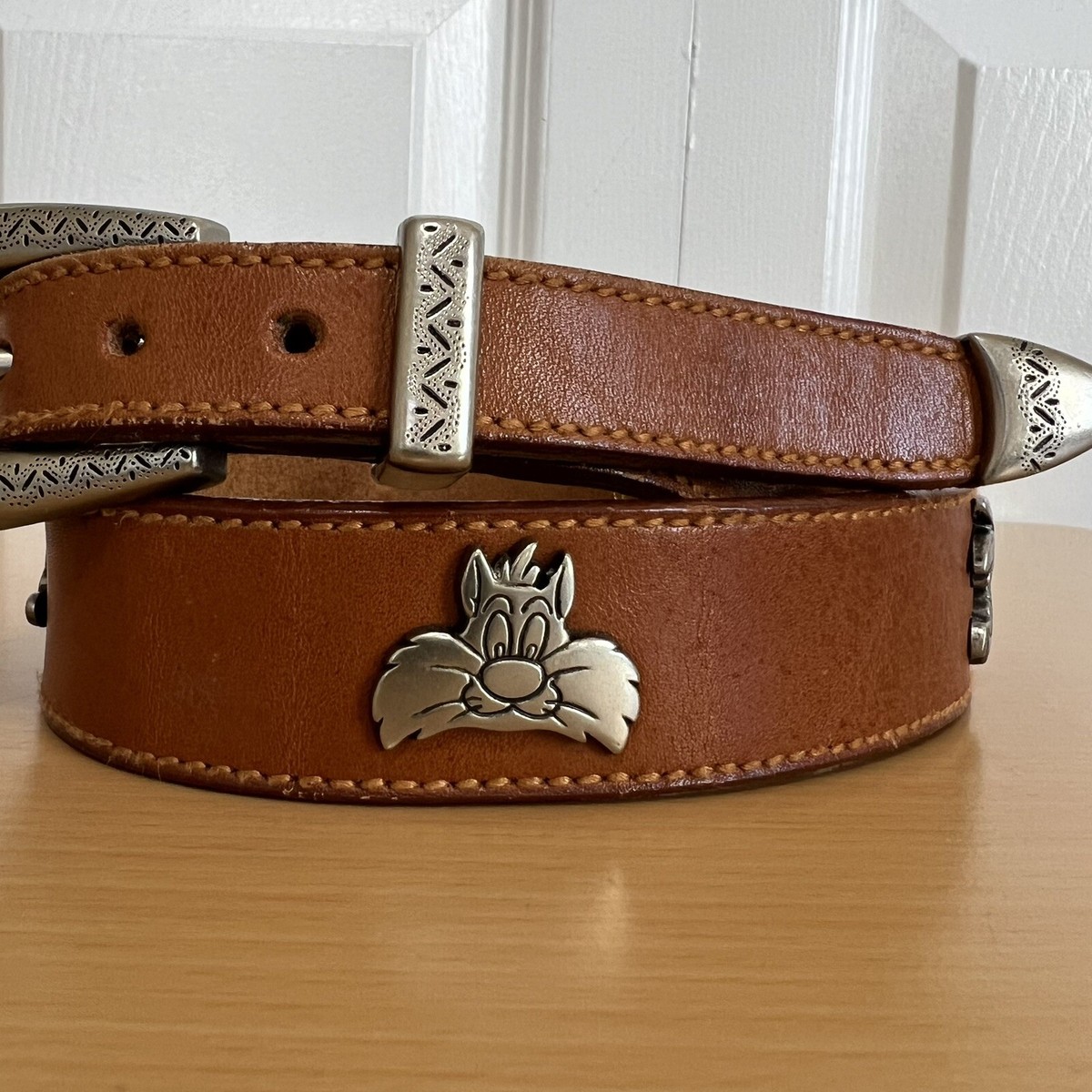 Vintage 90s Warner Bros. Looney Tunes Brown Leather Belt