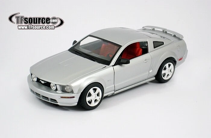 Takaratomy Transformers Binaltech BT-10 Grimlock Feat. Ford Mustang GT - Image 3 of 4