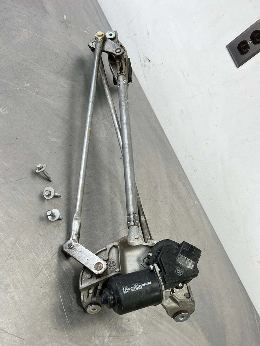 0513 C6 CORVETTE OEM WIPER MOTOR GEARBOX With LINKAGE 159, 58 OFF