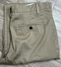 Dockers D2 Khaki Straight Beige Pants Mens Size Actual 32x30