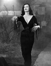 Malia Nurmi as Vampira 1950s Horror Movie Show Host Picture Photo Print 5"x7"