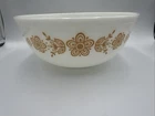 Vintage PYREX BUTTERFLY GOLD Mixing Bowl #404 Yellow Floral Daisy 4 Quart 1970's