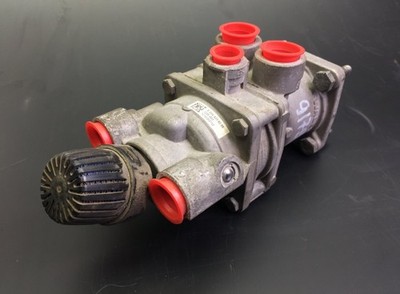 Econic TP1380812 Brake Main Valve a{0044316205} 0044316205 a{0044314905}