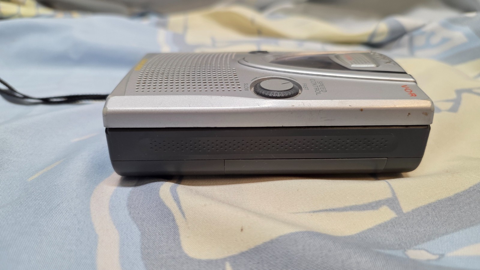 Sony TCM-400DV Handheld Cassette Voice Recorder Silver Walkman Tested Vintage