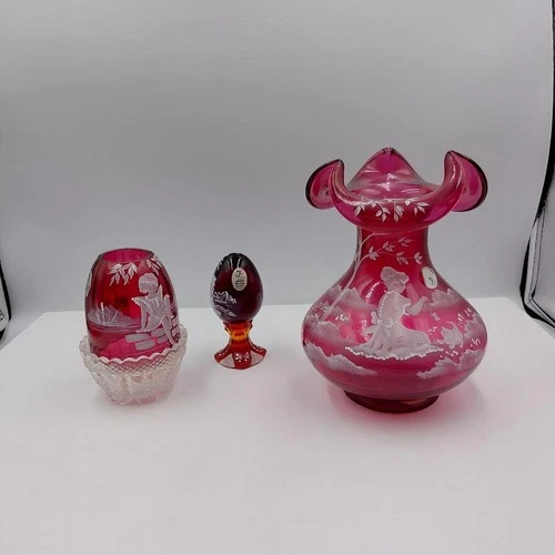 FENTON GLASS BASKET (B06009418)