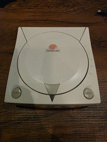 Sega Dreamcast HKT-3020 Console with 2 Controllers, Memory Card, 3 Ganes