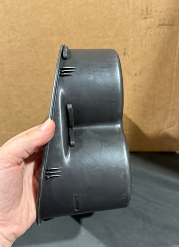 Center Console Cupholders 15179662- 2005 Chevy Silverado 2500HD - Picture 3 of 8