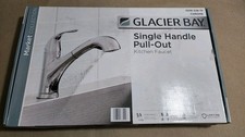 Market Single-Handle Pull-Out Sprayer Kitchen Faucet in Polished Chrome