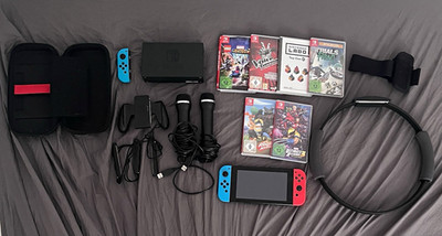 Nintendo Switch 32GB Konsole mit Dock, Joy-Con Blau/Rot