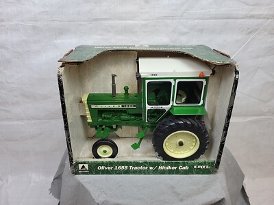 1/16 ERTL Oliver White 1655 Toy Tractor With Hiniker Cab In Box