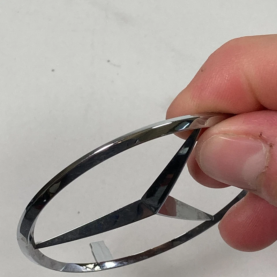 1996-2002 Mercedes-Benz E430 Center Wheel Cap Rear Passenger Side Plastic Silver - Image 3 of 4