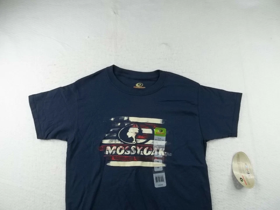Boys Mossy Oak Short Sleeve T-Shirt Navy Blue with flag logo Youth Size S NWT! - Image 3 of 4