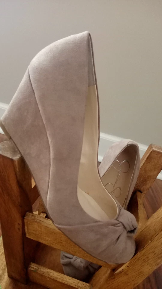 Zapatos de tacón Jessica Simpso 8 M Rhonda sin cordones de cuña tela beige Foto 4 de 4