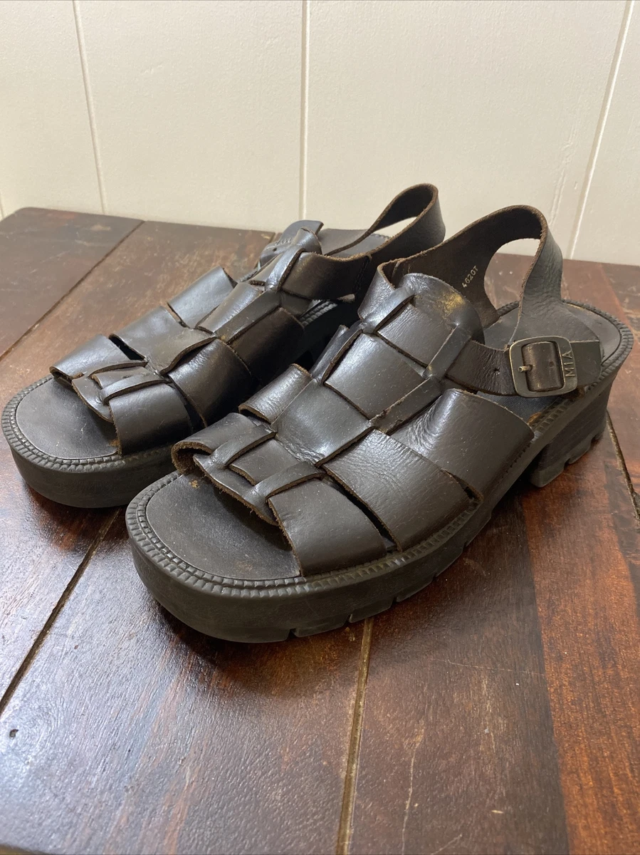 Mia sandals sales shoe dept