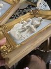 SANDIZELL MEISSEN PORCELAIN COLONIAL COUPLE BLUE PUTTI PLAQUES IN RELIEF — photo 3
