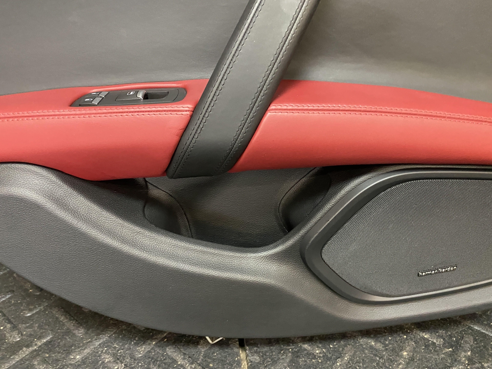 14-17 MASERATI GHIBLI REAR DRIVER LEFT INSIDE INTERIOR DOOR TRIM PANEL BLACK RED