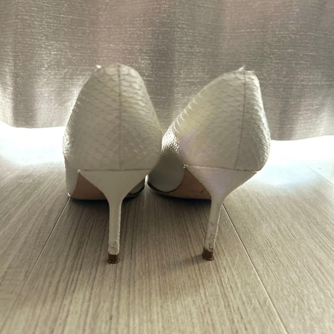 Manolo Blahnik White Python Snake Leather Pointed… - image 4