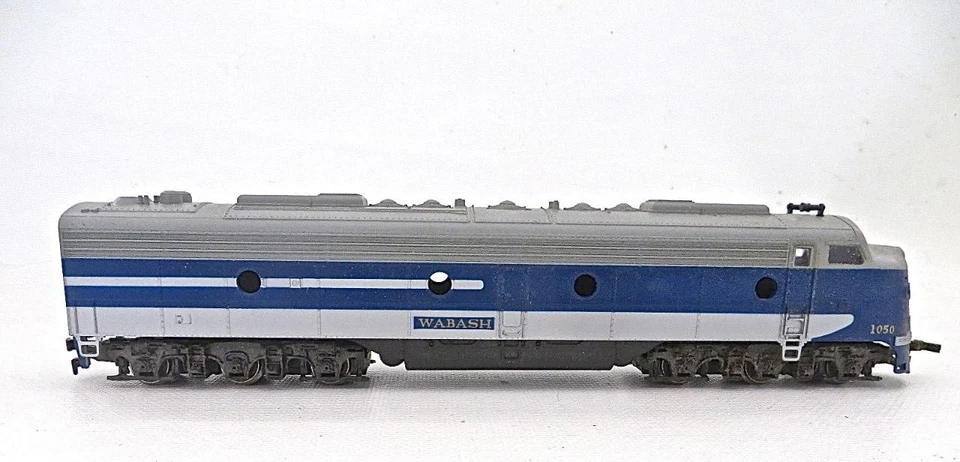 HO Rivarossi for AHM Wabash  E8A Dummy Diesel Locomotive #1050 LOW SHIP COST - Image 3 of 4