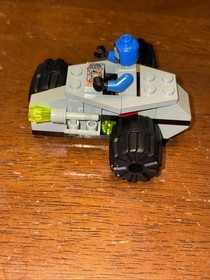Lego 6818 Space UFO Cyborg Scout complete with manual