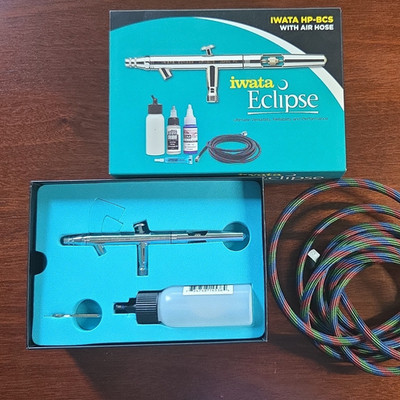 Iwata Eclipse HP-BCS Airbrush with Air Hose & Bottle, Syphon Feed