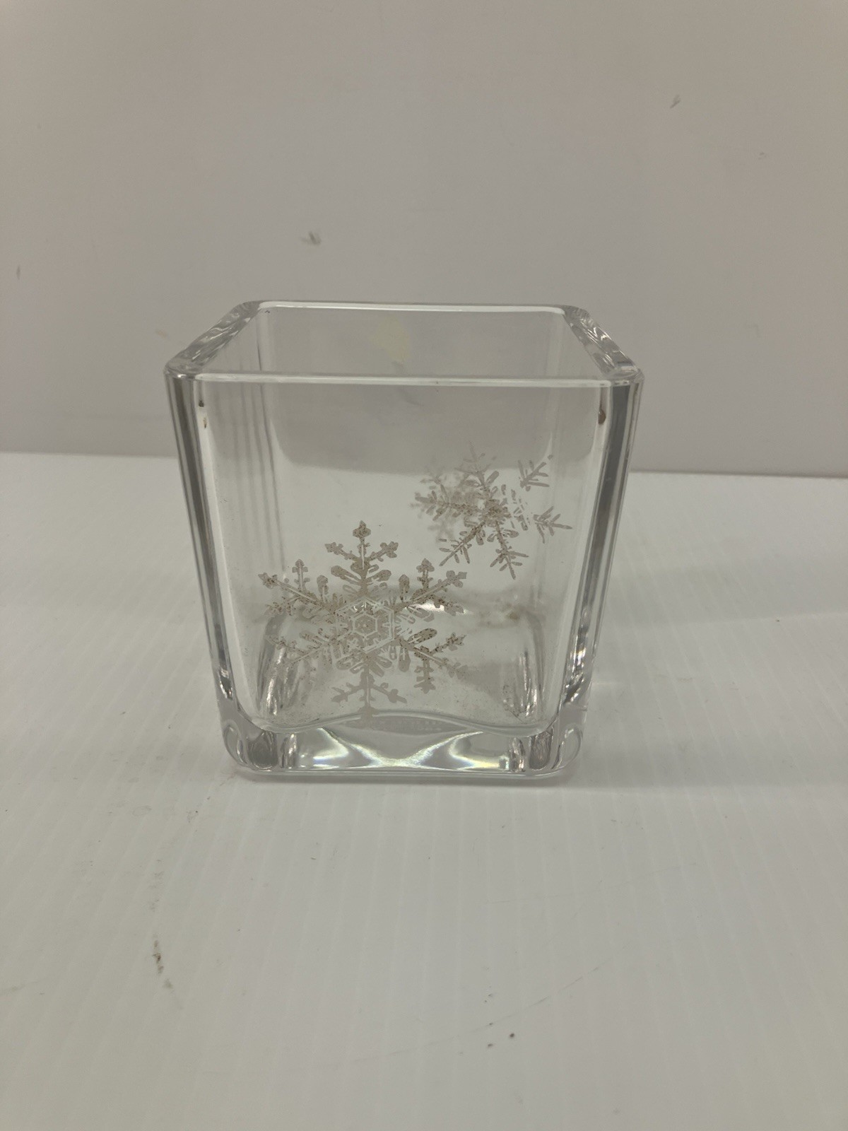 Avon Happy Holidays 1984 Snowflake Glass Holder Candle Dish