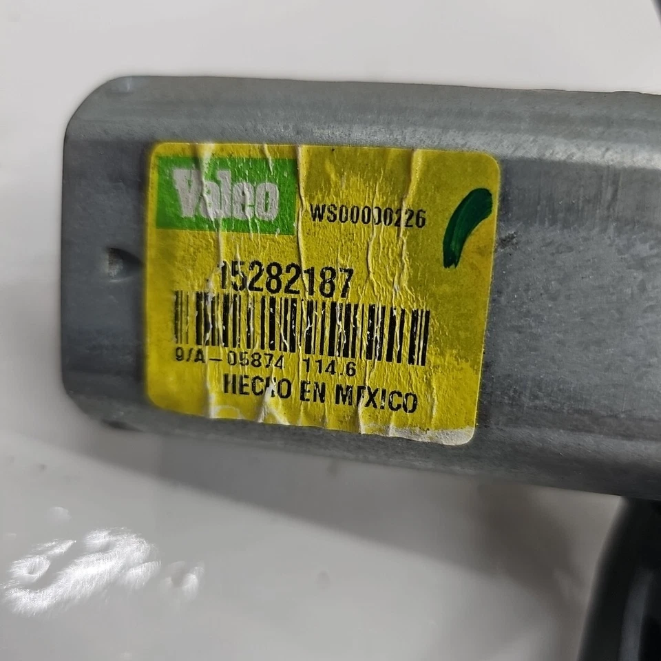 07-14 OEM GMC CADILLAC ESCALADE TAHOE SUBURBAN 15282187 Tested Rear Wiper Motor - Image 4 of 4