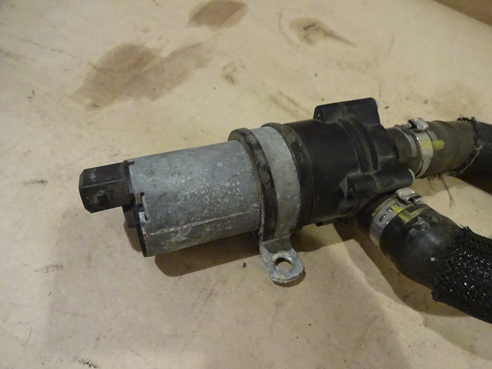 Ferrari California  - Auxiliary-Minimum Water Pump For AC - P/N 65460300