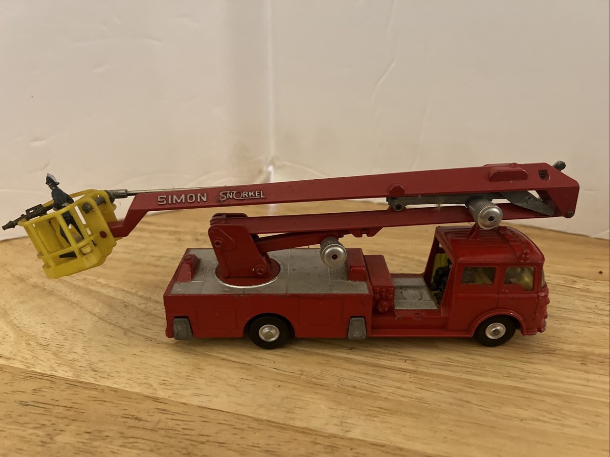 CORGI SNORKEL FIRE ENGINE ミニカー $_57.JPG?set_id=8800005007