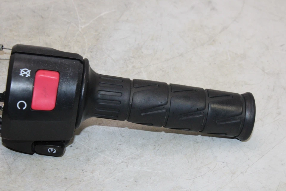 Kawasaki Ninja 300 Ex300A 2014 OEM clip derecho en mango interruptor de arranque apagado Foto 2 de 4