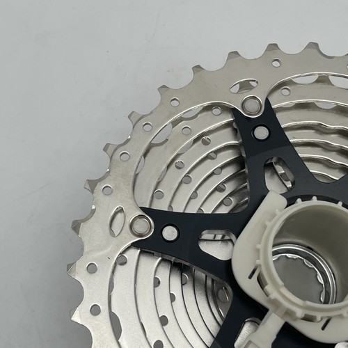 Shimano CS-HG700 105 11-Speed 11/34T Cassette - Silver - Picture 8 of 10