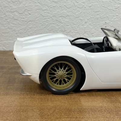 Bratz World Convertible Maserati Roadster White 17