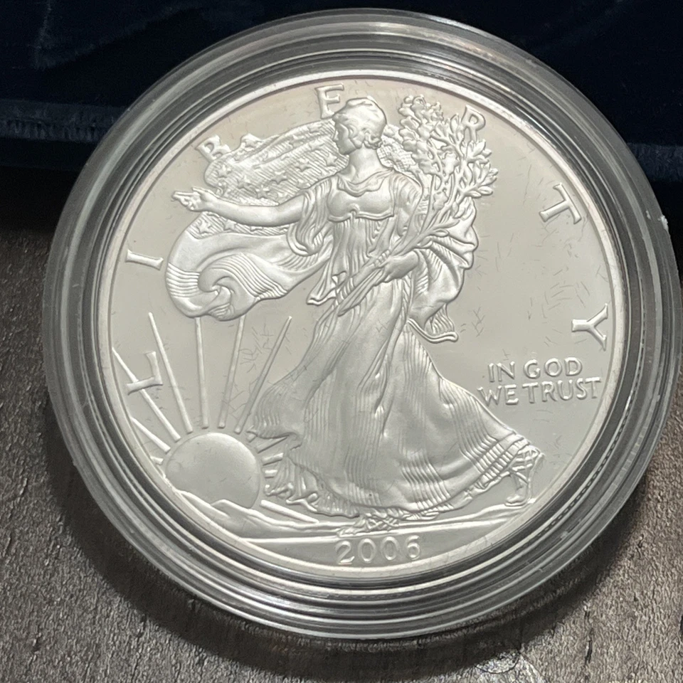 2006 W $1 PROOF SILVER EAGLE DOLLAR WITH BOX AND COA(2) - Image 2 of 4